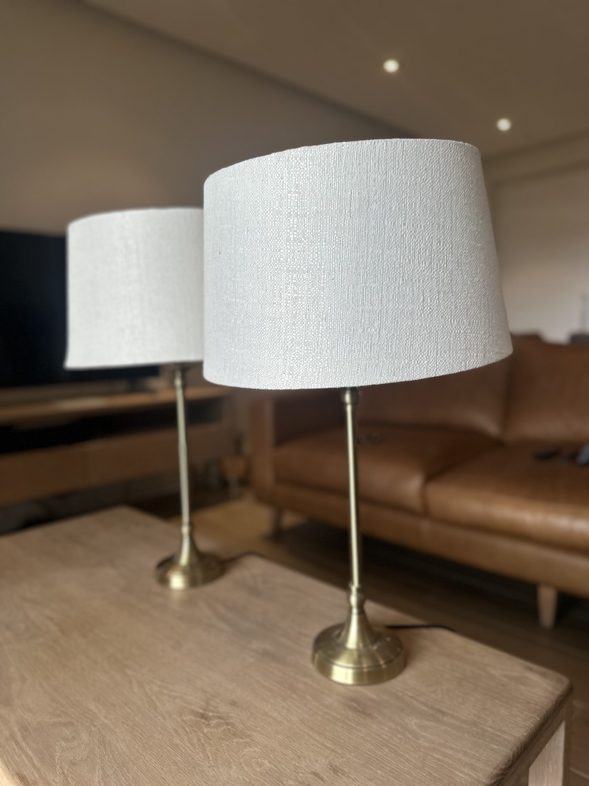 Pair of Modern White Bedside Lamps with Brass-Coloured Metal Bases - Image 4