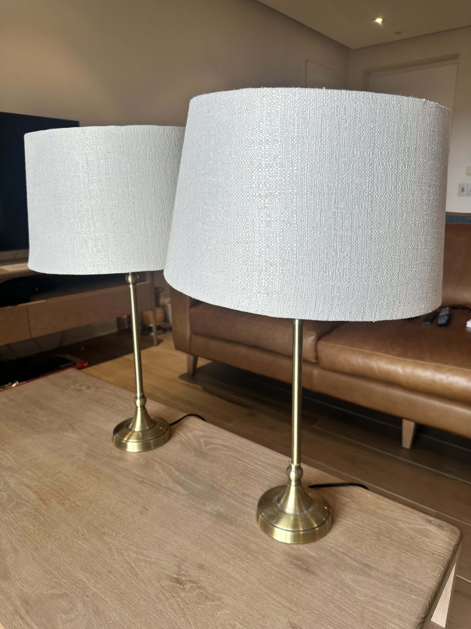 Pair of Modern White Bedside Lamps with Brass-Coloured Metal Bases - Image 7