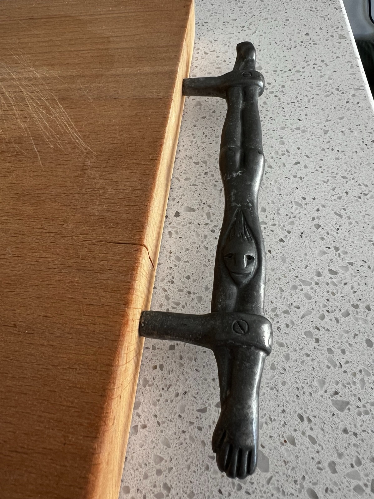 Set of Carrol Boyes sevring boards and a cheese knife - Image 4
