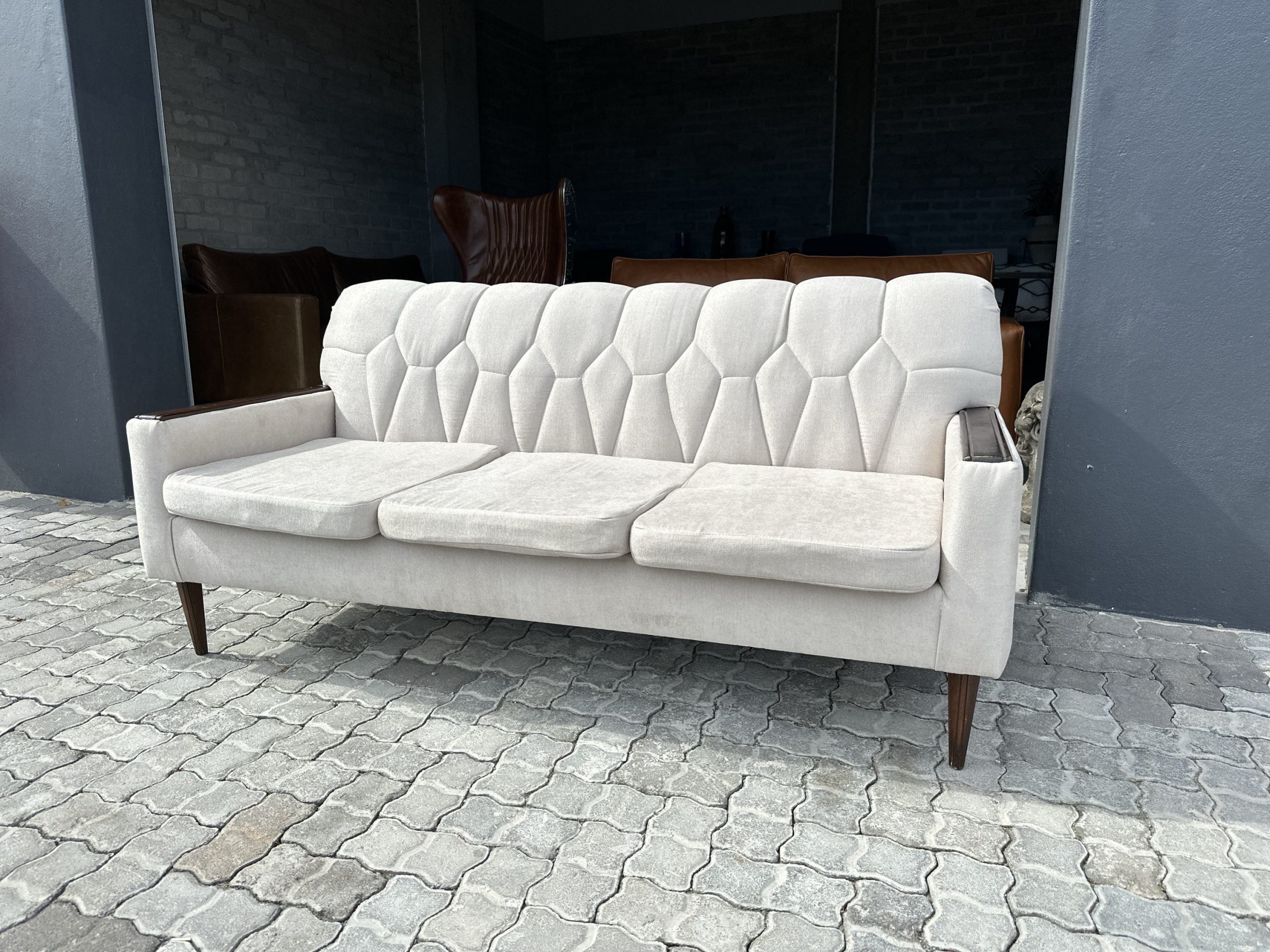 Scandi design sofa - Image 3