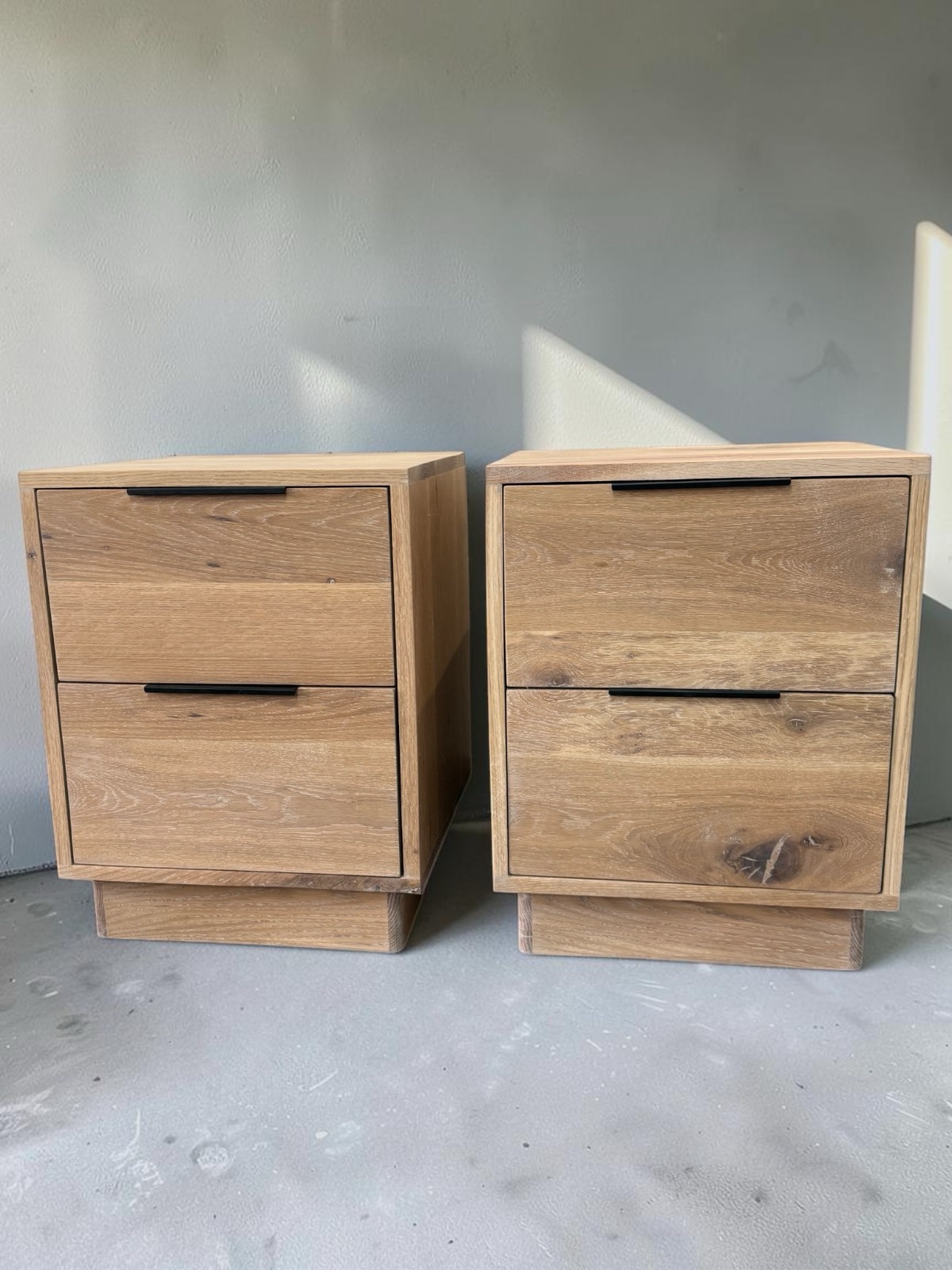 Solid Oak bedside tables large - Image 8
